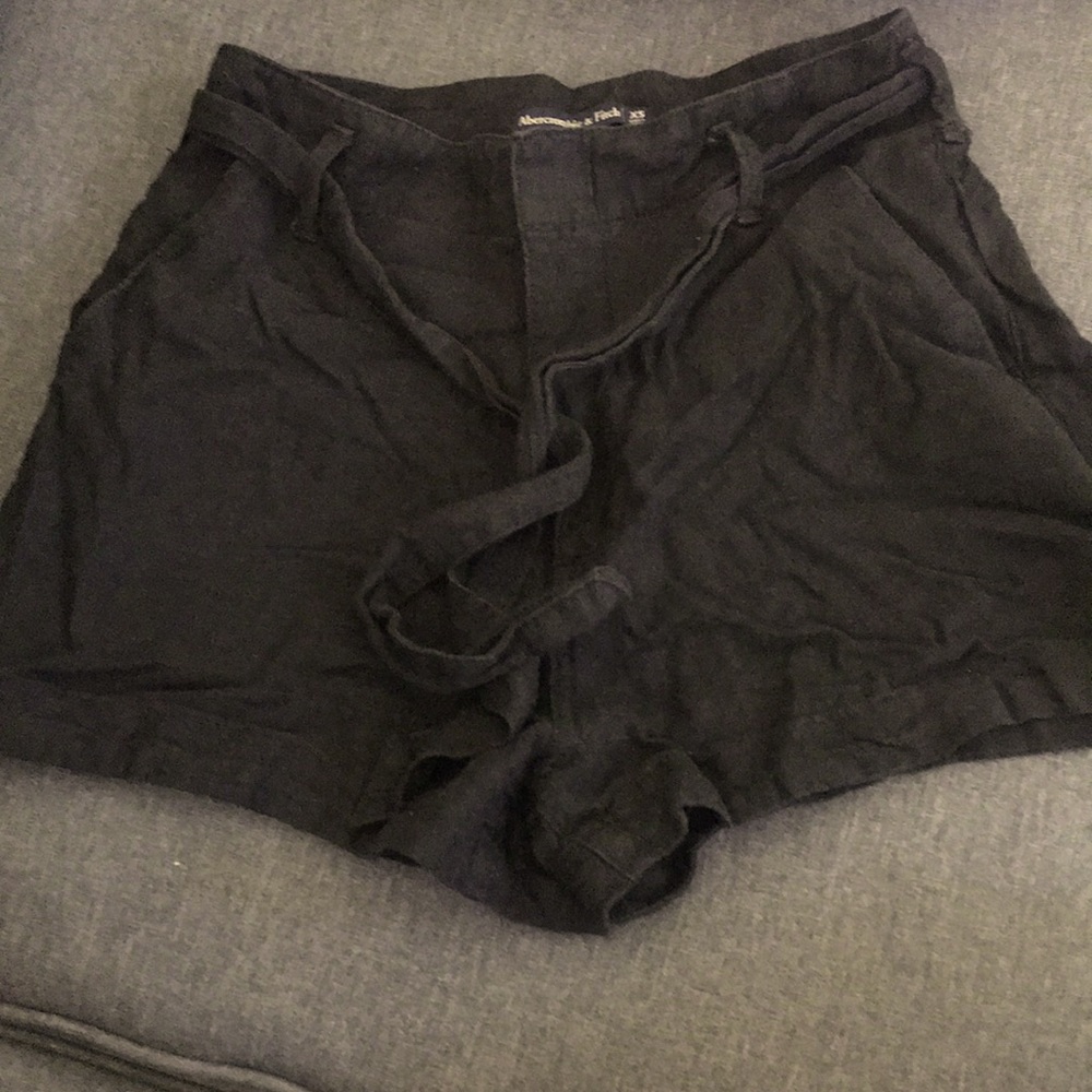A&F Black tie front shorts